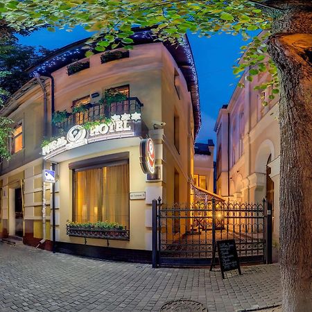 Pid Templem Hotel Ivano-Frankivs'k Luaran gambar