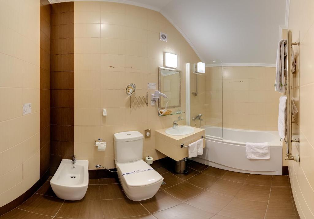 Pid Templem Hotel Ivano-Frankivs'k Bilik gambar