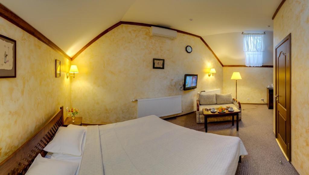 Pid Templem Hotel Ivano-Frankivs'k Bilik gambar